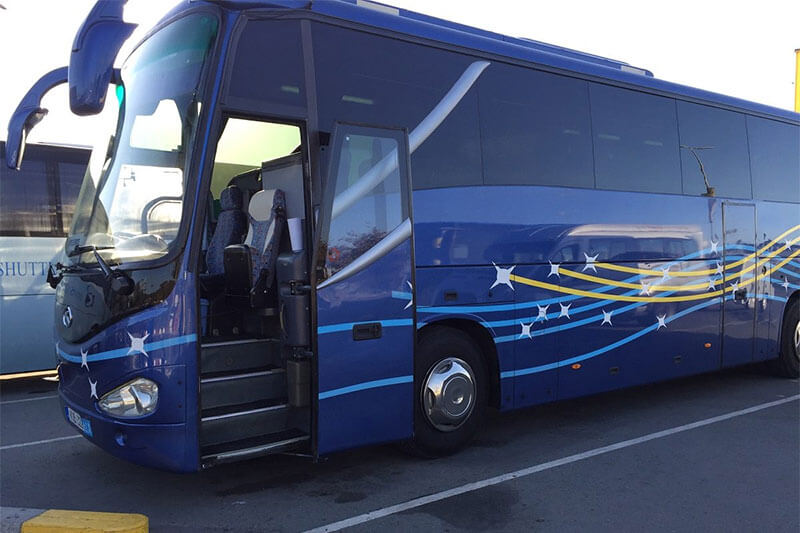 Автобус в аэропорту Ларнака