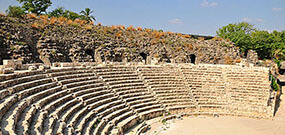 Ancient buildings in Beit Shean and the Jordan Valley by car